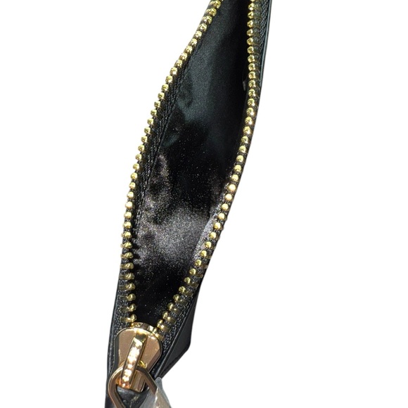 Tom Ford Beauty Pouch Black Leather With Gold Hardware NIB - Picture 5 of 10